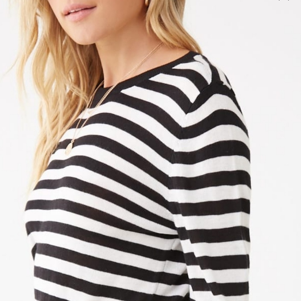 ✅3 for $25✅BLACK & WHITE STRIPED SWEATER NEW S & L - Picture 2 of 7